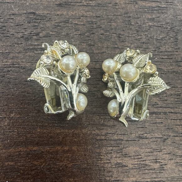 Vintage Clip On Earrings Costume Silver Tone Rhinestones Faux Pearl - Picture 2 of 11
